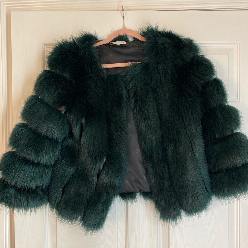 Azzura Dubai fur coat! Size M. Worn once . Perfect
